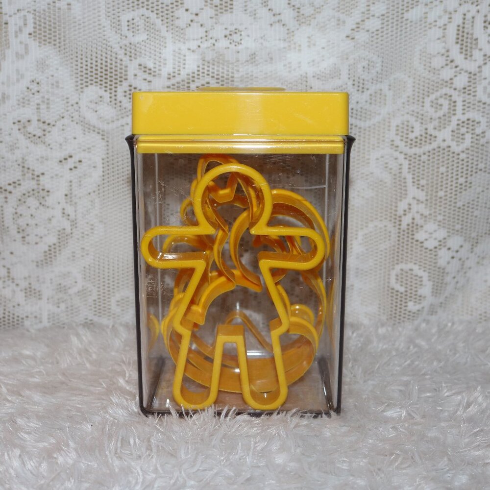 Dansk Gourmet Designs VTG 80s canister cookie cutter combo